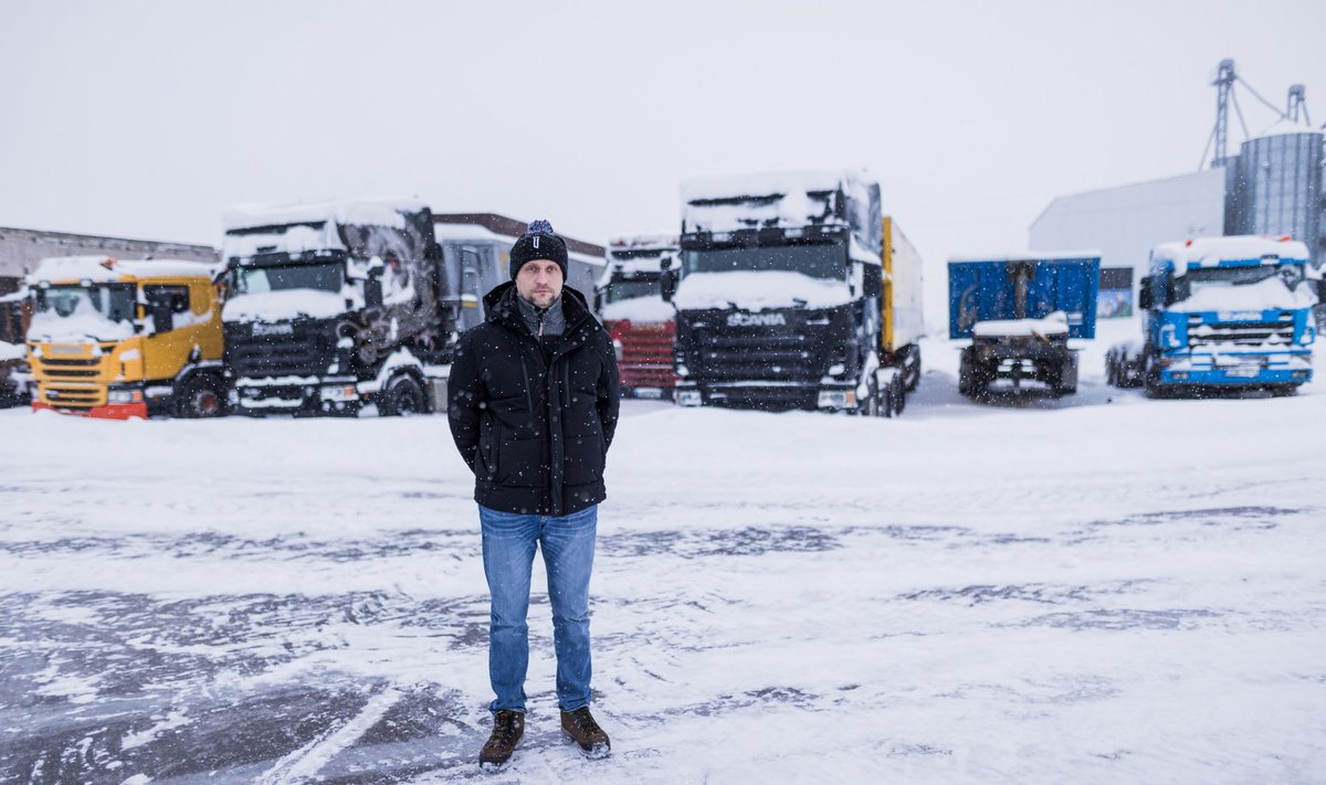 У тартуского сельхозпроизводителя Антса-Энделя Сырра множество грузовых автомобилей и сельскохозяйственной техники. В лизинге, к счастью, только комбайн. 