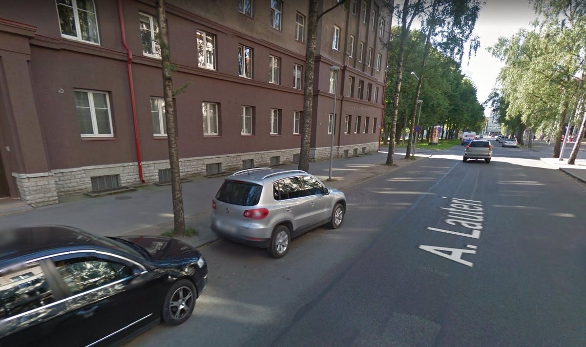 Tallinn, Lauteri 8 juures (Google Street View ekraanitõmmis)