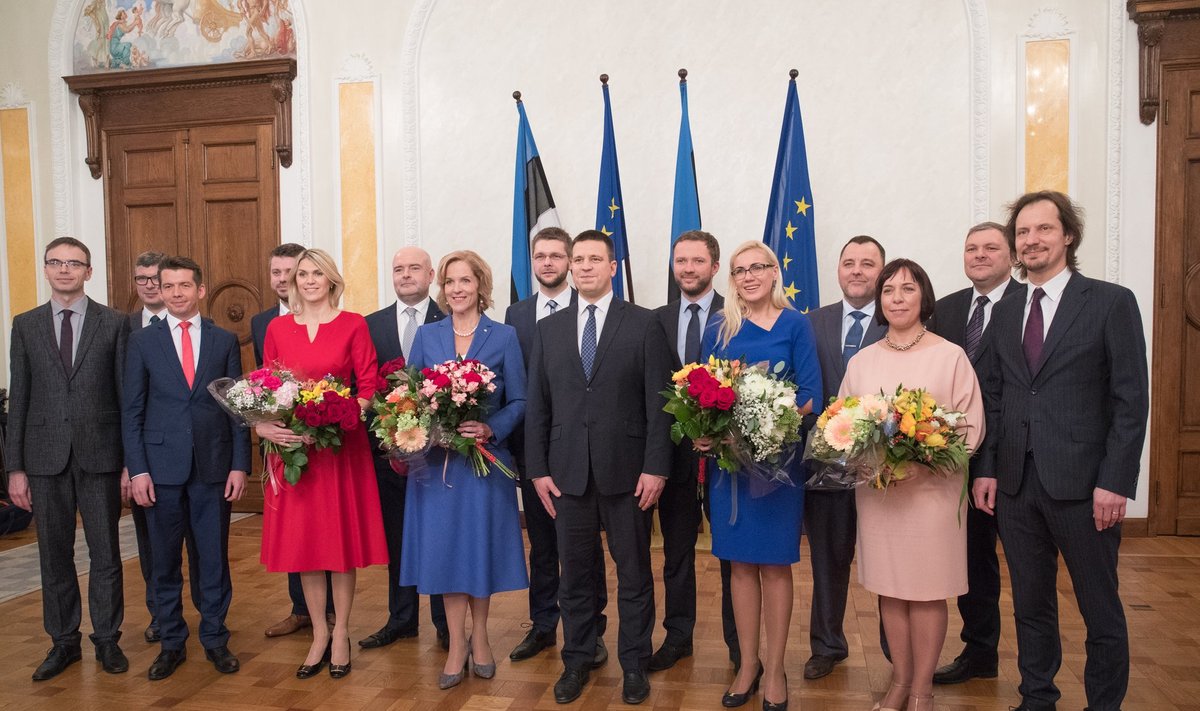 Jüri Ratase valitsus ametivande andmise päeval 23. novembril 2016