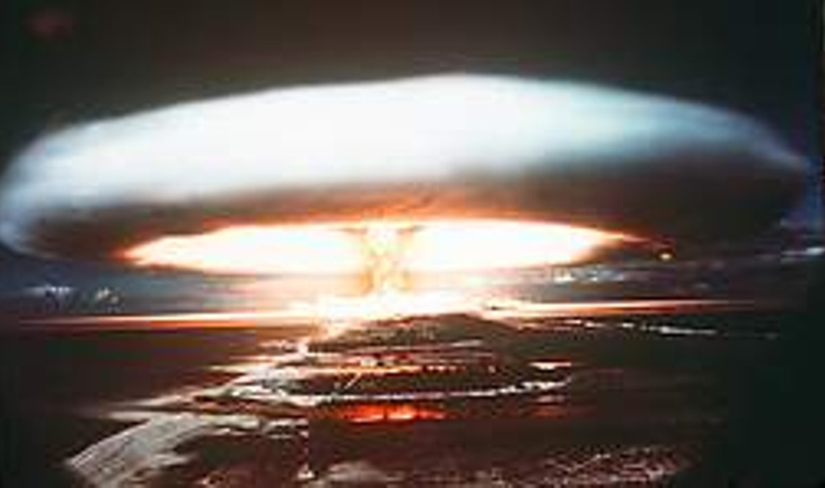 Tuumapommi katsetus Mururoal 1971: Voldemar Kolga arvates oleks akadeemik Lippmaa pidanud rahvale teada andma ka Vene-Saksa gaasijuhtme 50 tuumapommi võimsusega plahvatuse toimumise tõenäosuse, sest teadlased tavaliselt opereerivad tõenäosustega. AFP