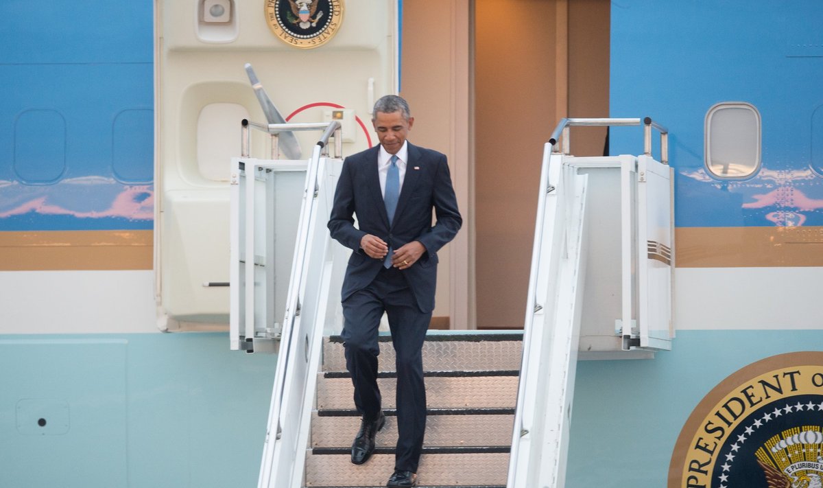 Barack Obama arriving in Tallinn