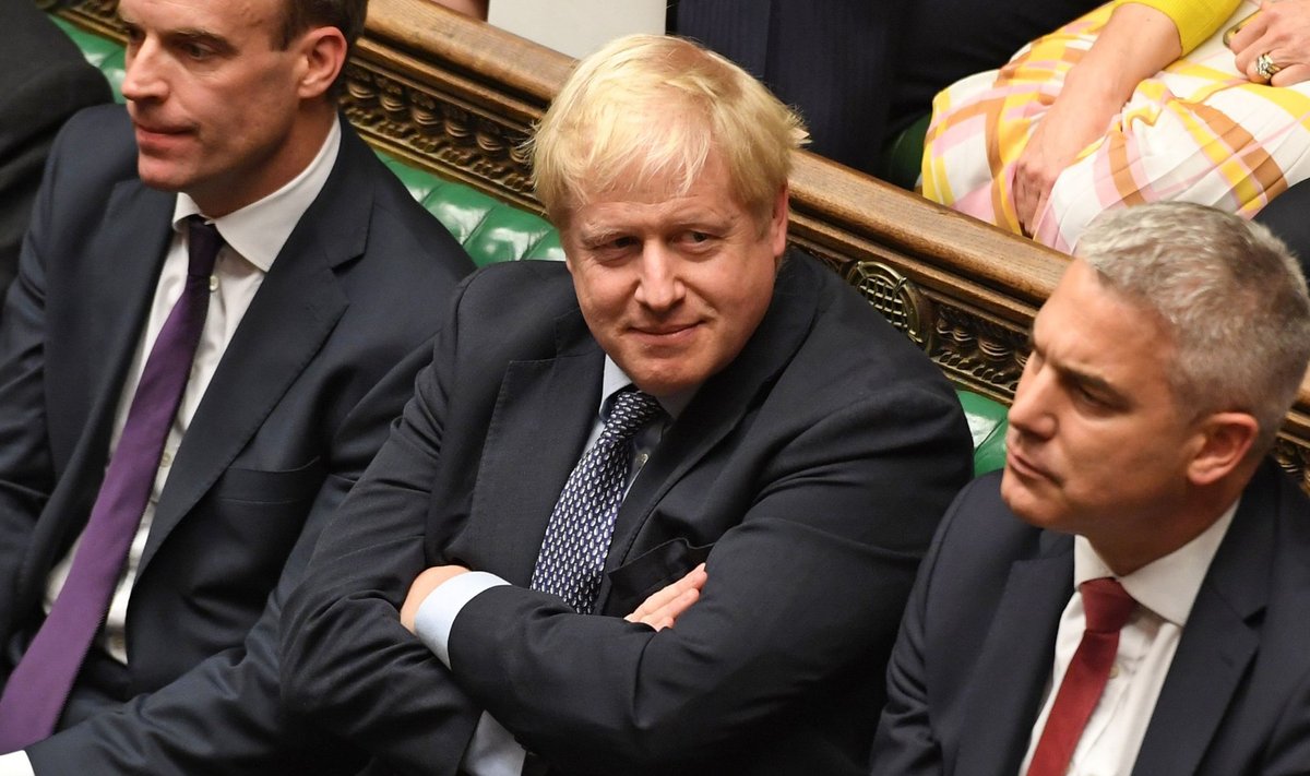 Kui Boris Johnson (keskel) suudab saada lepet toetama kümmekond leiboristi, võib Brexit lõpuks toimuda.