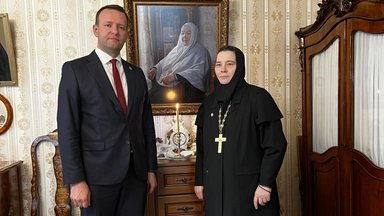 Algasid läbirääkimised vene õigeusu kiriku piiskopidega Moskvast eraldumiseks. Läänemets: usun jätkuvalt, et valitsus ei pea sekkuma