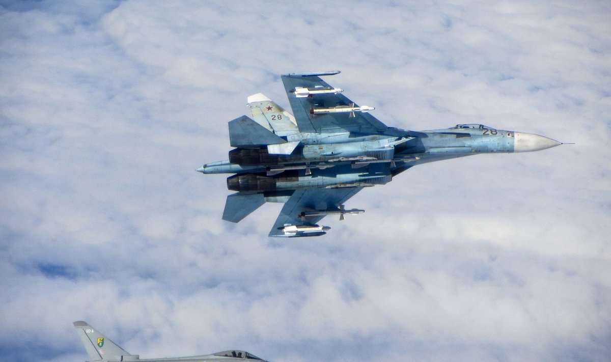 Su-27 ja Typhoon