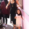 VAATA: Kuulsuse pahupool! Paparatsod ajasid Kim Kardashiani 3-aastasel tütrel kopsu üle maksa