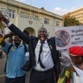 VIDEO | 37 aastat Zimbabwet valitsenud Robert Mugabe astus lõpuks tagasi, vallandades rõõmupeo