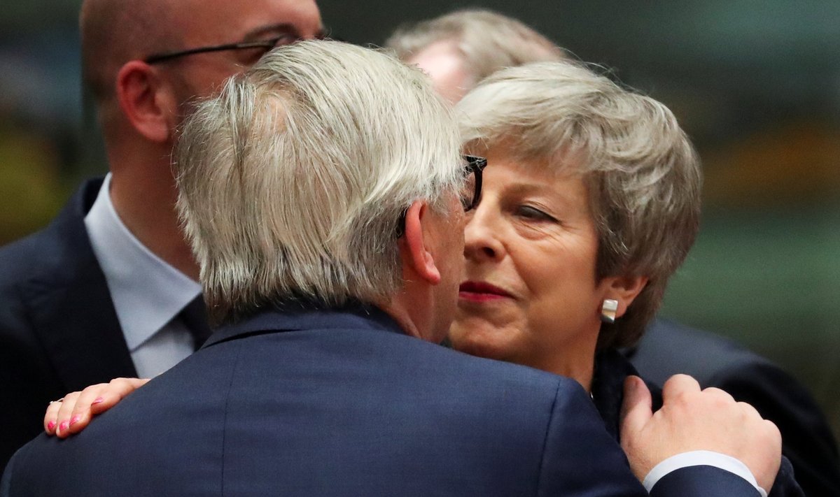 Theresa May ja Jean-Claude Juncker vaatasid eile teineteisele sügavalt silma.