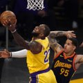 VIDEO | Tiitlikaitsja Lakers pääses pärast suurt pingutust NBA play-off'i, LeBron James tabas otsustava kolmese