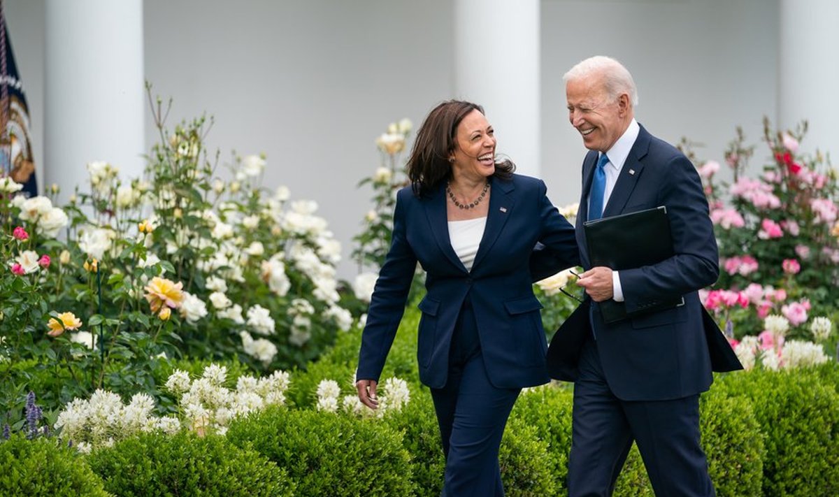 Joe Biden toetab enda asemel presidendikandidaadina senist asepresidenti Kamala Harrist, kes on temast 22 aastat noorem.