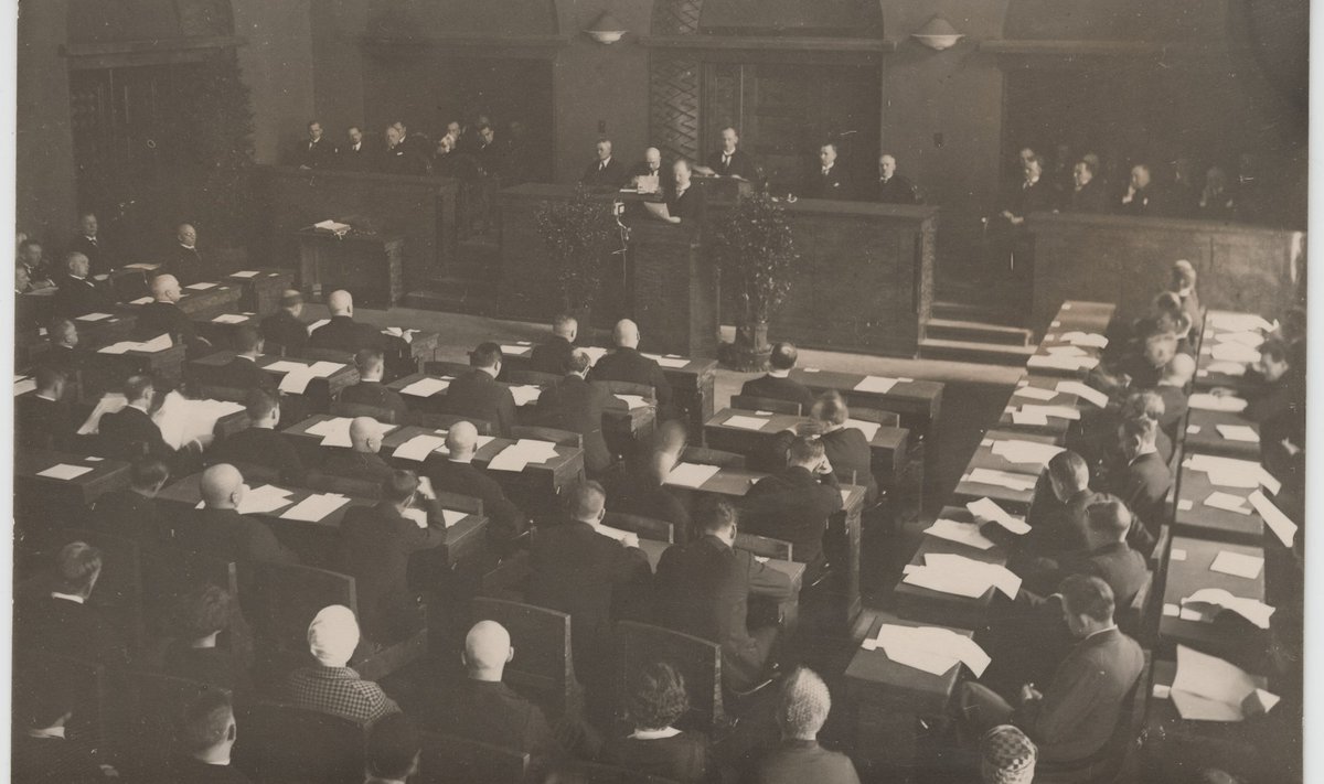 RIIGIKOGU: Veebruaris 1929 alustasid Põllumeeste Kogud Riigikogu saalis obstruktsiooni. Fotol siiski töötav Riigikogu.