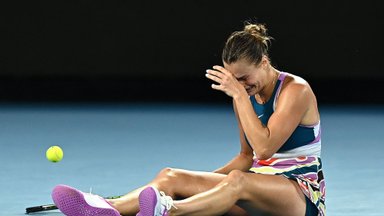 Australian Openi finaalis raskest seisust välja tulnud Arõna Sabalenka võitis karjääri suurima tiitli