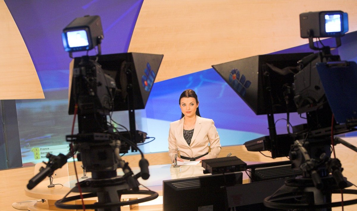 Eesti rahvusringhäälingu pea ainuke vene publikule mõeldud saade on venekeelne „Aktuaalne kaamera”.