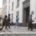 "Актуальная камера" проиллюстрировала сюжет о сокращениях в Ида-Вирумаа кадрами беспорядков на Украине