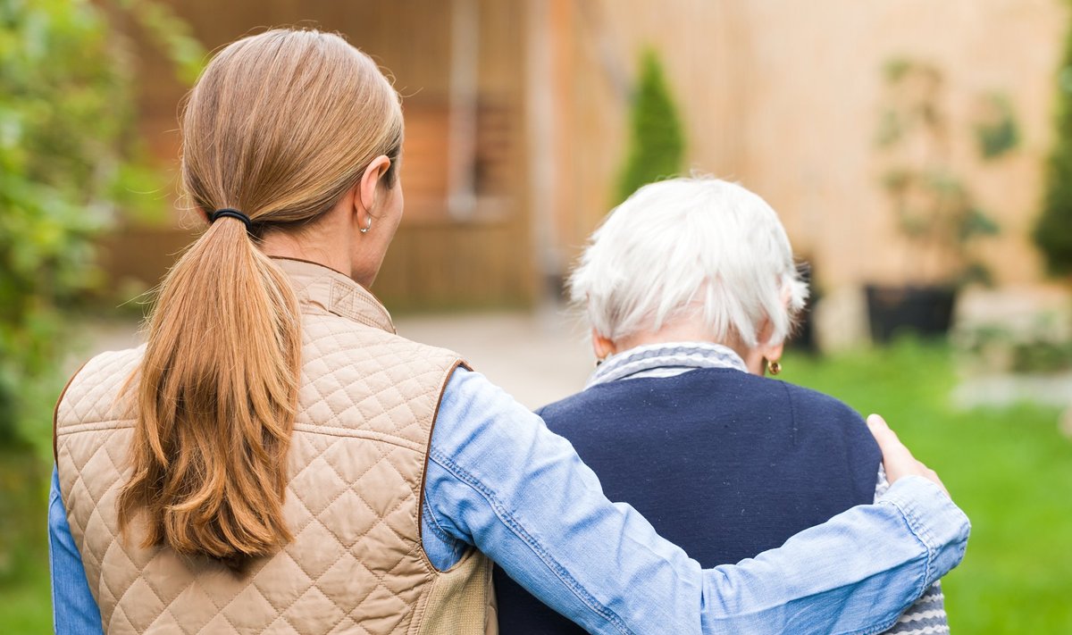 Dementse inimese lähedastel on abi tugigruppidest ja käsiraamatust.