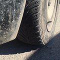 ФОТО DELFI: Полиция и Шинный союз проверили шины таллиннских водителей