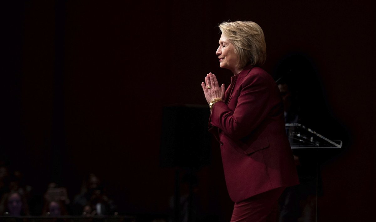 LIIGUME EDASI: Washingtonis spekuleeritakse Hillary Clintoni võimaliku kandideerimisega. Ekspertide hinnangul oleks tegu mõttetu riskiga.