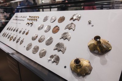Kokku avastati Eesti-Vene piirilt 274 Ukrainast röövitud vääriseset, mille hulgas oli antiik- ja keskajast pärit münte ning kuld- ja hõbeesemeid. 