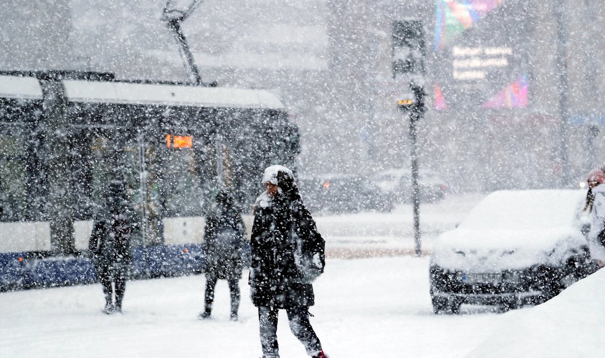 Tänavuste lumetormide ajal jäi Riia linn tänavate puhastamisega hätta, sest Koosmeele-aegsed plaanid ei näinud lund ette.