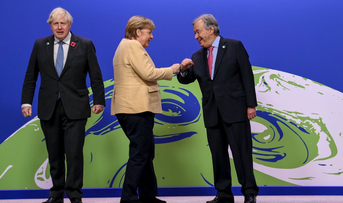 Briti peaminister Boris Johnson, Saksamaa liidukantsler Angela Merkel ja ÜRO peasekretär António Guterres COP26 avapäeval, kui meeleolu oli veel positiivne ja läbirääkimised alles algamas.