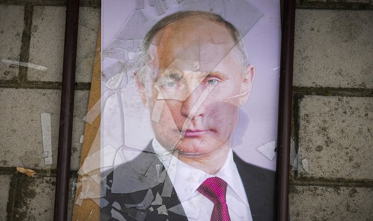 Vladimir Putini pilt vedeleb Hersoni tänaval.