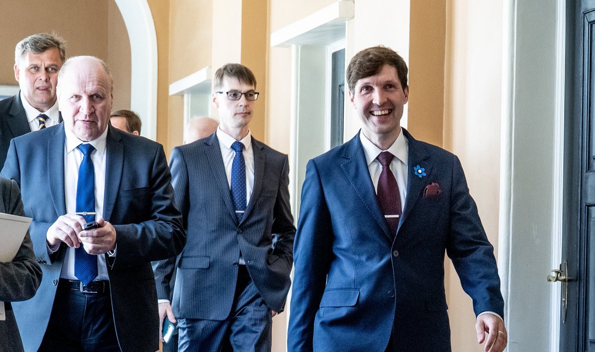 Mart ja Martin Helme (esiplaanil) 29. aprillil Ratase valitsuse ametivande andmise päeval riigikogus
