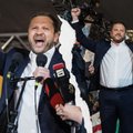 VIDEO ja FOTOD | „Sa-kart-ve-lo!“ Välisminister Tsahkna ronis Gruusia võimude korralduste kiuste protestilavale