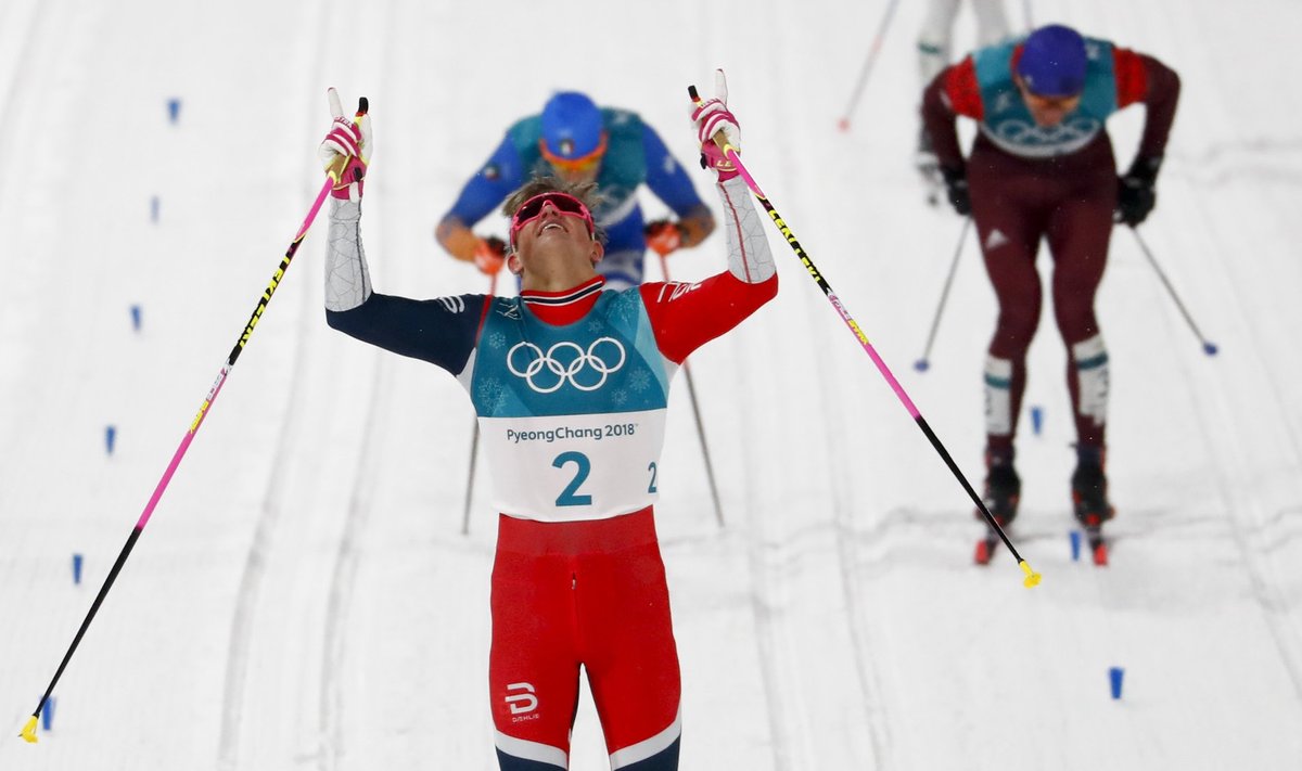 Johannes Høsflot Klæbo võib käed taeva poole tõsta, ta on olümpiavõitja.