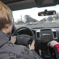 Ministeerium muudab pimeda aja sõidukoolituse korda