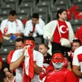 Berliini politsei peatas Türgi jalgpallifännide paraadi 