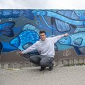 ГАЛЕРЕЯ | Молодые художники украсили граффити 100-метровый забор в центре Таллинна