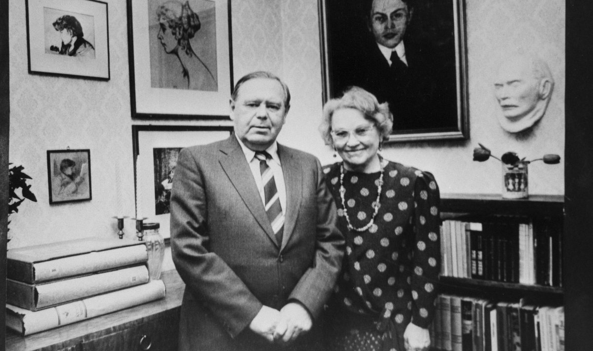Kalju Lepik koos abikaasa Astaga 1990. aastal Underi ja Tuglase Kirjandus­keskuses