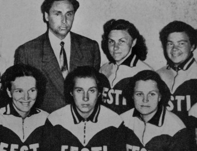 1959. aasta. Edgar Naarits, Selma Multer ja Aime-Maie Tobi (Kraus) ning alt vasakult Ene-Lille Jaanson (Kitsing), Tiiu Kokk (Ronk) ja Maret-Mai Višnjova (Otsa)