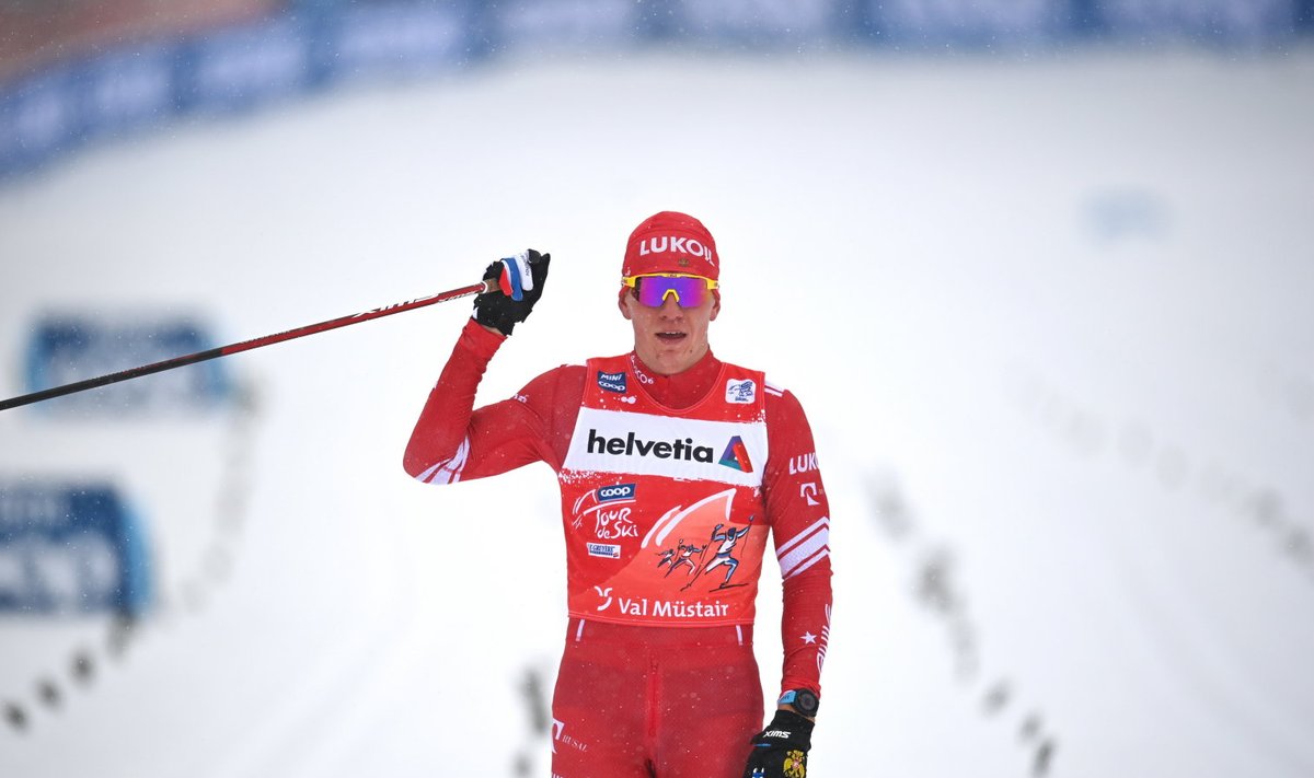 Aleksandr Bolšunov finišeeris uhkes üksinduses.
