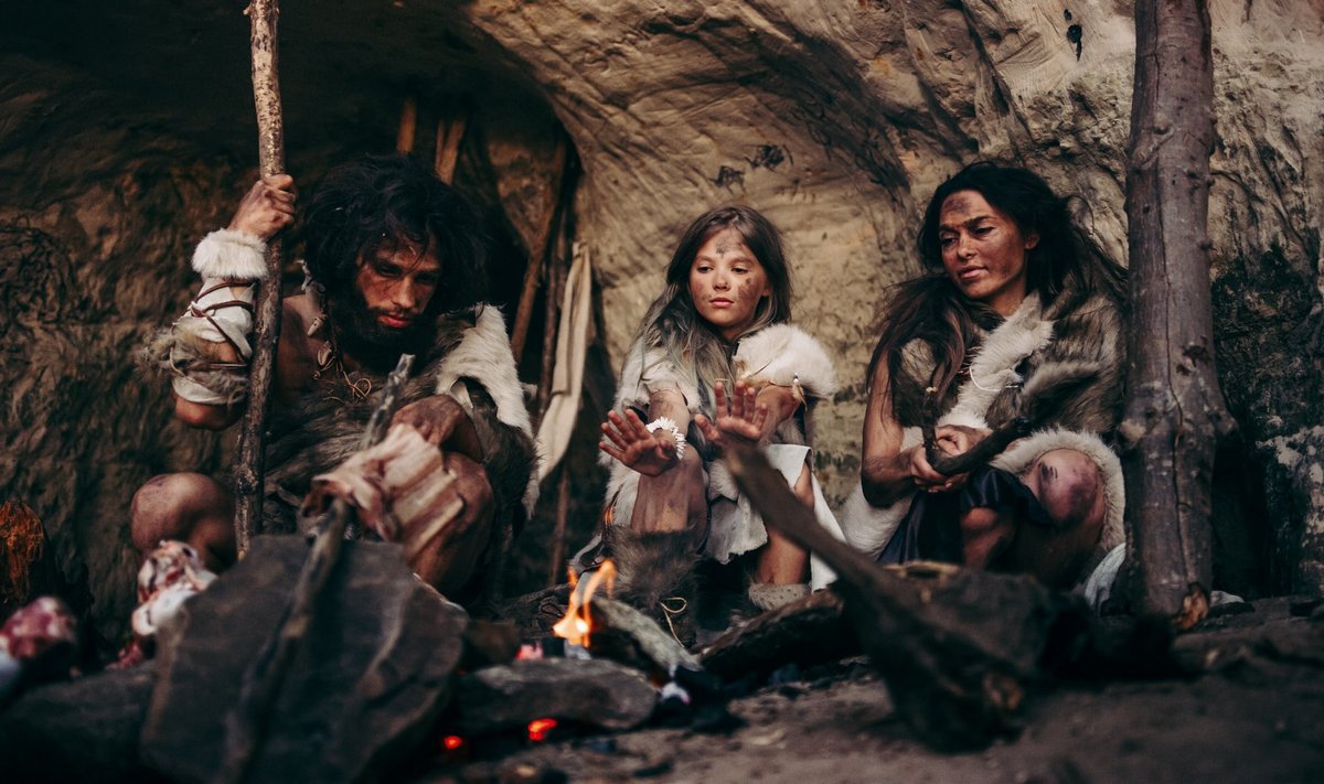 Illustratsioon neandertallastest ja inimestest koos elamas
