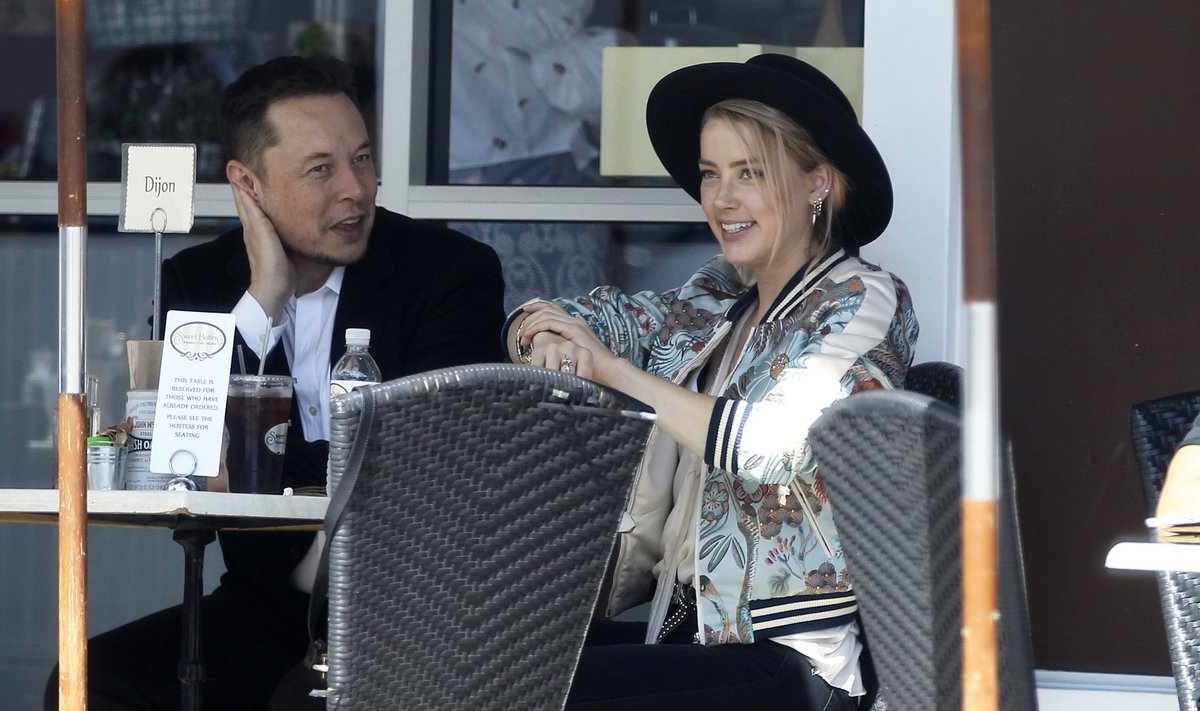 EXCLUSIVE: Elon Musk and Amber Heard spotted going for lunch at Sweet Butter restaurant in Sherman Oaks