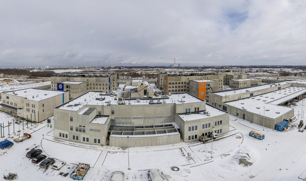 Panoraamvaade vanglakompleksile juhtimiskeskuse katuselt