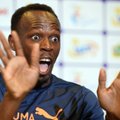 FOTOD: Tõesti maailma kiireim mees! Usain Bolt jõudis olümpiajärgsel sünnipäevaööl hullata lausa kolme erineva kaunitariga