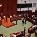 VIDEO | Hongkongi valitsusjuht karjuti esinduskogus kõne pidamise katsel maha