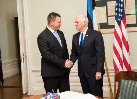 Peaminister Jüri Ratas ja USA asepresident Mike Pence Stenbocki majas