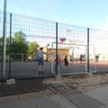 Еще не открытая новая нарвская баскетбольная площадка подверглась вандализму со стороны любителей спорта