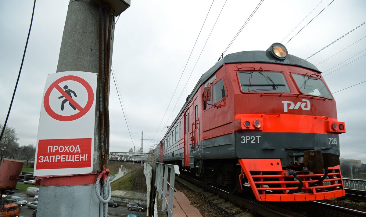 Commuter trains struck people in Moscow's north-west