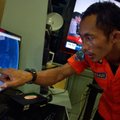 Поиски пропавшего самолета AirAsia прекращены до утра