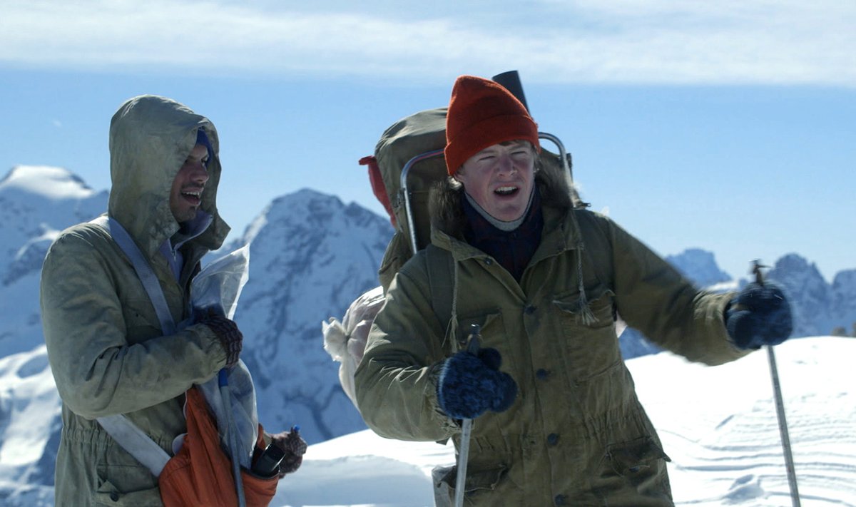 Filmis “Must alpinist” mängib peaosa Priit Pius (paremal), matkakaaslast tema kõrval Reimo Sagor.