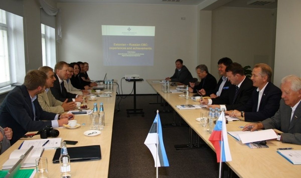 Eesti ja Vene delegatsioonid Pühajärvel 