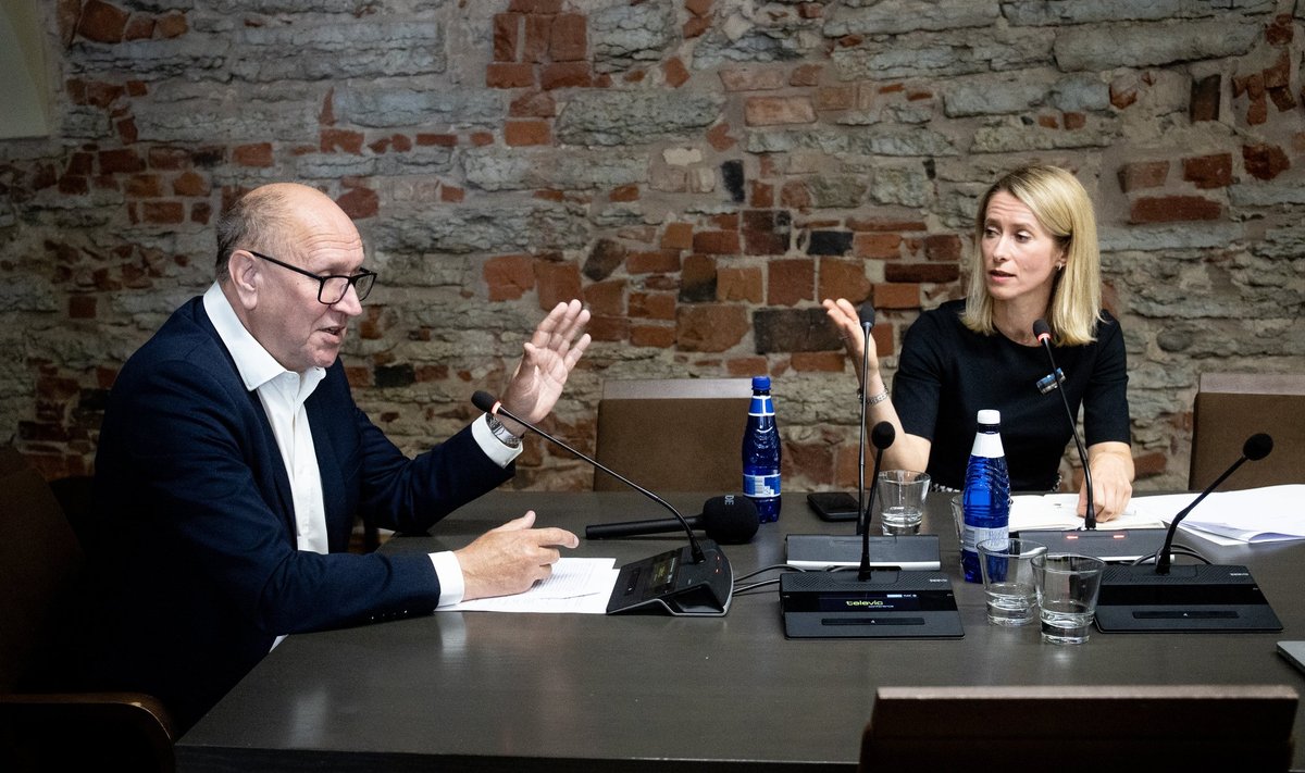 Riigikogu korruptsioonivastase erikomisjoni istung septembri alguses. Pildil Mart Helme (erikomisjoni esimees) ja Kaja Kallas.