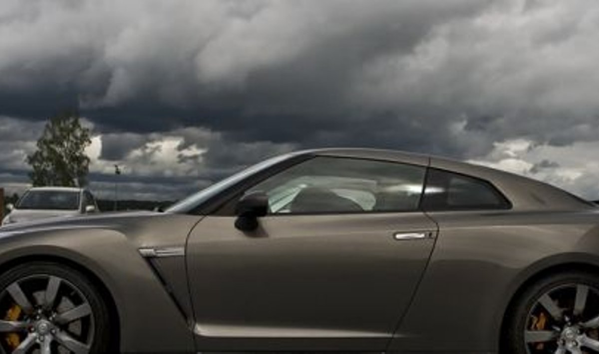 Vaid Nissan GT-R nõuab eriteenindust Soomes, foto Dmitri Babitšenko