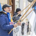 DELFI FOTOD: Tarmo Kruusimäe jätkab meeleavaldusi Vene saatkonna ees