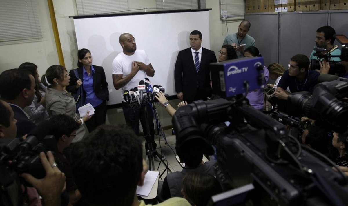Adriano 26. detsembril Rio de Janeiro politseis pressikonverentsi andmas.