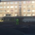 VIDEO: Pärnu maantee trammitee ehitusel kakerdas silmnähtavalt purjus tööriietes mees