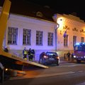 Tartus märkas Škoda juht ees peatunud BMVd liiga hilja ja sõitis kokkupõrke vältimiseks vastu maja seina